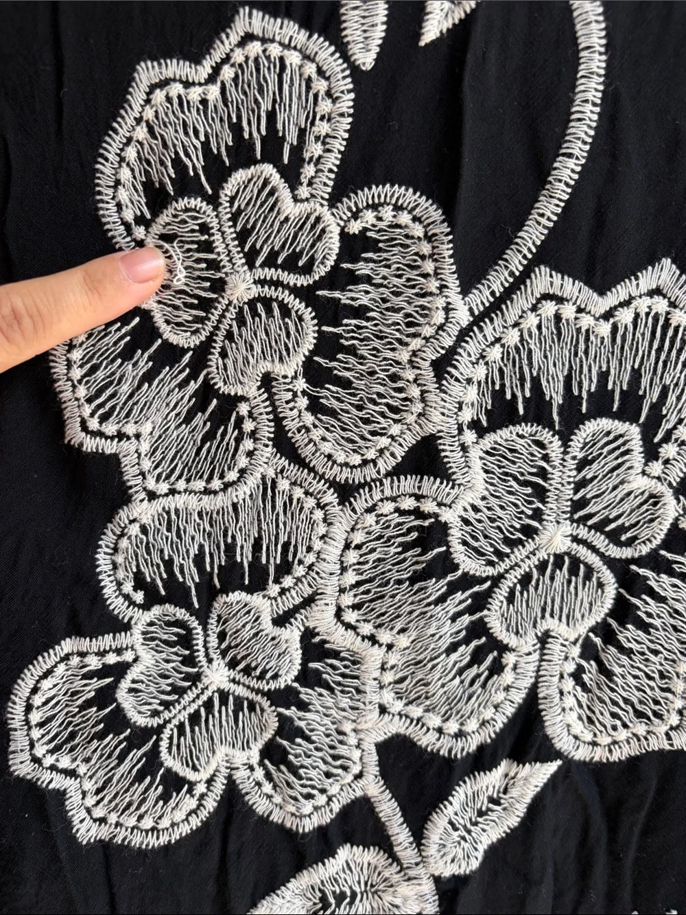 Solitaire floral embroidered